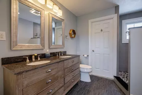 Bath - 3011 Fox Spring Rd, Augusta, GA 30909 photo 2 of 6