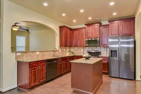 Kitchen - 2789 Huntcliffe Dr, Augusta, GA 30909 photo 2 of 5