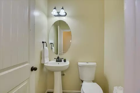 Bath - 2789 Huntcliffe Dr, Augusta, GA 30909 photo 1 of 6