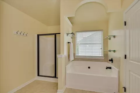 Bath - 2789 Huntcliffe Dr, Augusta, GA 30909 photo 4 of 6