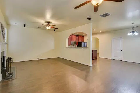 Living - 2789 Huntcliffe Dr, Augusta, GA 30909 photo 6 of 13