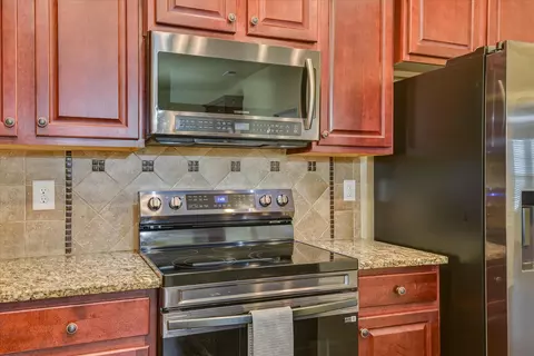 Kitchen - 2789 Huntcliffe Dr, Augusta, GA 30909 photo 3 of 5