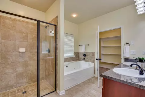 Bath - 2789 Huntcliffe Dr, Augusta, GA 30909 photo 2 of 6