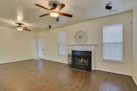 Living - 2789 Huntcliffe Dr, Augusta, GA 30909 photo 7 of 13