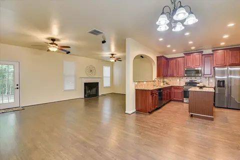 Living - 2789 Huntcliffe Dr, Augusta, GA 30909 photo 4 of 13