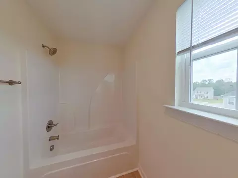 Bath - 2339 Belair Spring Rd, Augusta, GA 30909 photo 4 of 4