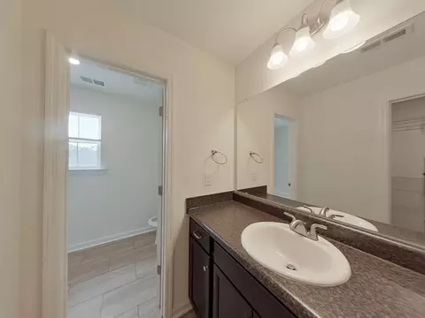 Bath - 2339 Belair Spring Rd, Augusta, GA 30909 photo 3 of 4