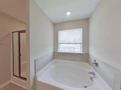 Bath - 2362 Belair Spring Rd, Augusta, GA 30909 photo 4 of 7