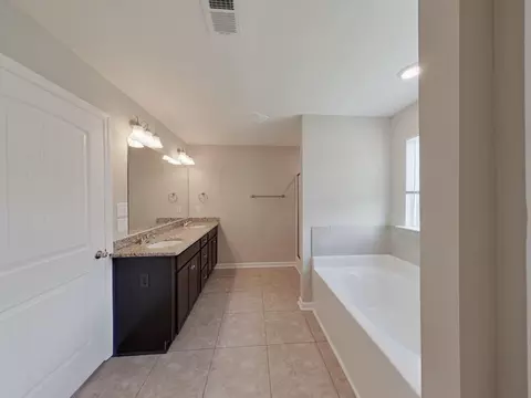 Bath - 2362 Belair Spring Rd, Augusta, GA 30909 photo 6 of 7
