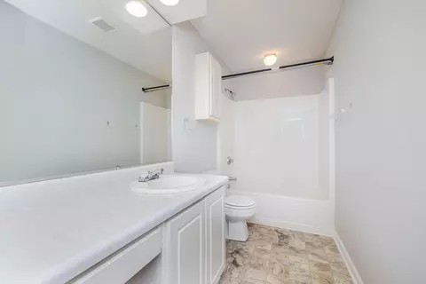 Bath - 300 Nevis Dr, Augusta, GA 30909 photo 1 of 4