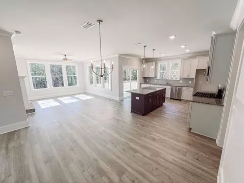 Living - 109 Davis Ln, Mccormick, SC 29835 photo 1 of 2