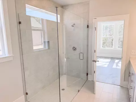 Bath - 109 Davis Ln, Mccormick, SC 29835 photo 1 of 2