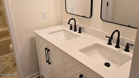 Bath - 3075 Walton Way, Augusta, GA 30909 photo 1 of 1