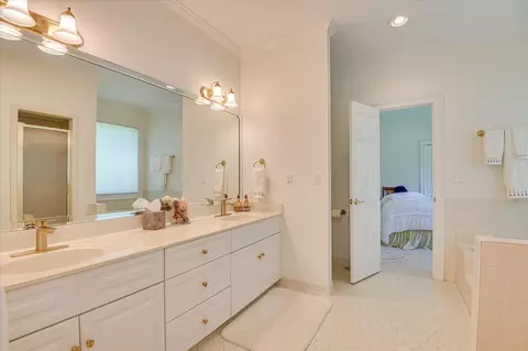 Bath - 4234 Riverside Dr, Evans, GA 30809 photo 4 of 5
