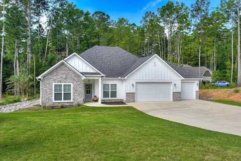 Exterior - 105 Stonebridge Loop, Mccormick, SC 29835 photo 2 of 13