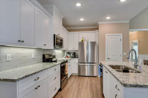 Kitchen - 105 Stonebridge Loop, Mccormick, SC 29835 photo 6 of 6