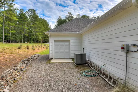 Exterior - 105 Stonebridge Loop, Mccormick, SC 29835 photo 11 of 13