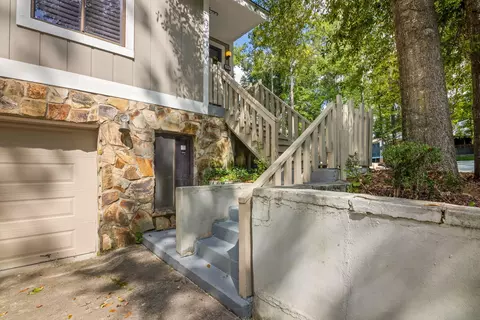 Exterior - 855 Wimbledon Dr, Augusta, GA 30909 photo 3 of 10