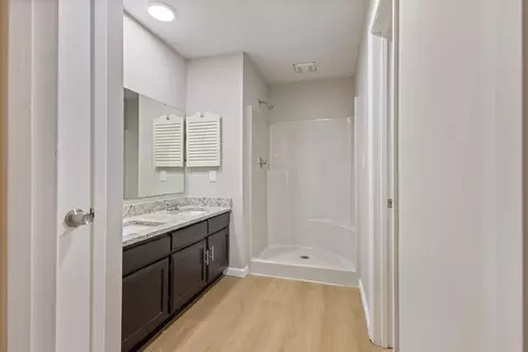 Bath - 855 Wimbledon Dr, Augusta, GA 30909 photo 2 of 5