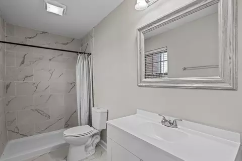 Bath - 2918 Arrowhead Dr, Augusta, GA 30909 photo 2 of 3