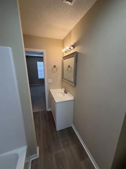 Bath - 2108 Turtle Ct, Augusta, GA 30907 photo 2 of 4