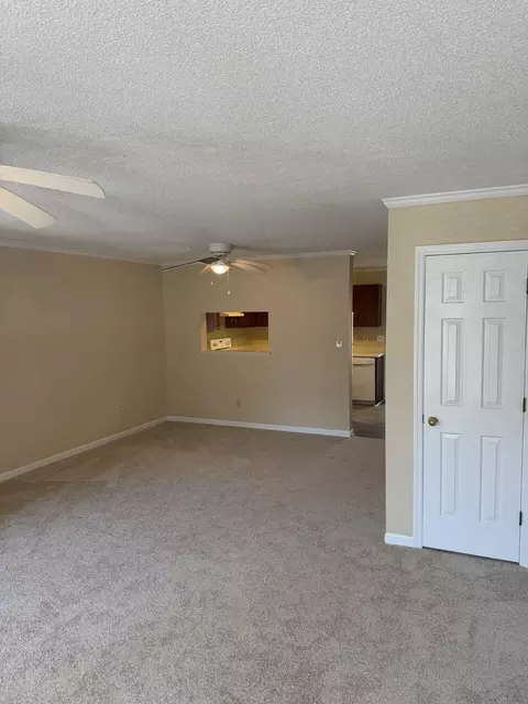 Living - 2108 Turtle Ct, Augusta, GA 30907 photo 3 of 4