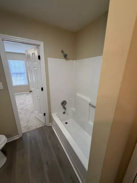 Bath - 2108 Turtle Ct, Augusta, GA 30907 photo 3 of 4