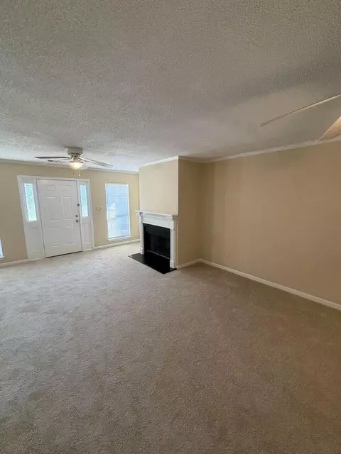 Living - 2108 Turtle Ct, Augusta, GA 30907 photo 1 of 4