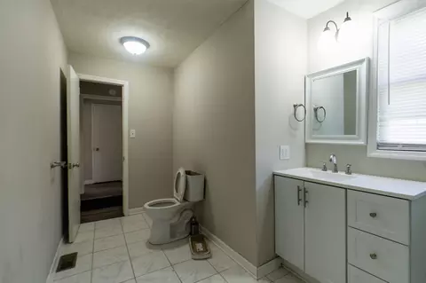 Bath - 2816 King St, Augusta, GA 30906 photo 2 of 2