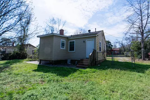 Exterior - 2816 King St, Augusta, GA 30906 photo 2 of 5