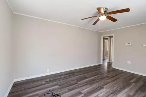Living - 2816 King St, Augusta, GA 30906 photo 2 of 6