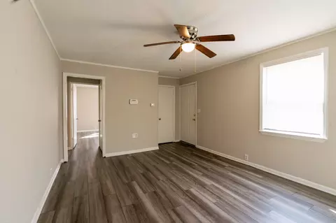 Living - 2816 King St, Augusta, GA 30906 photo 4 of 6