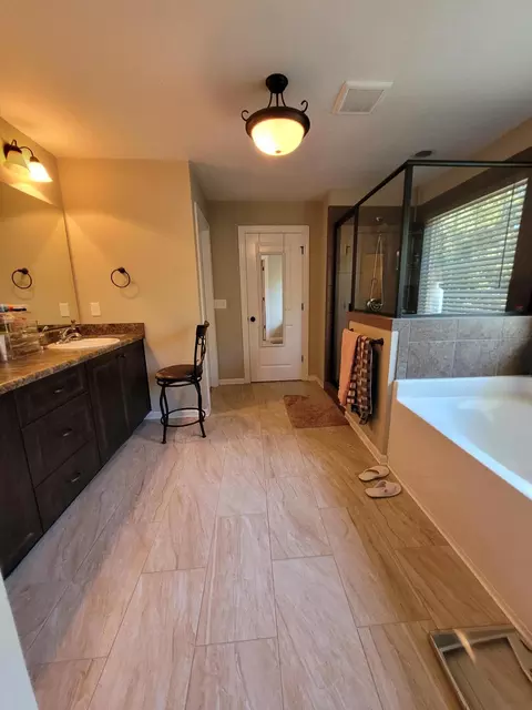 Bath - 1733 Davenport Dr, Evans, GA 30809 photo 5 of 8