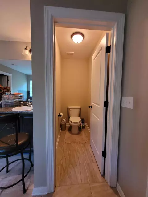 Bath - 1733 Davenport Dr, Evans, GA 30809 photo 7 of 8