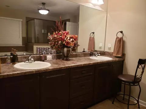 Bath - 1733 Davenport Dr, Evans, GA 30809 photo 6 of 8