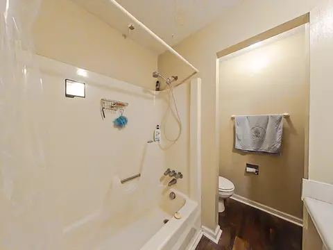 Bath - 2717 Dan St, Augusta, GA 30909 photo 2 of 6
