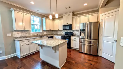Kitchen - 563 Bunchgrass St, Evans, GA 30809 photo 4 of 6