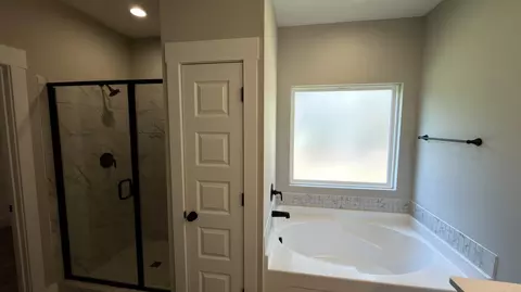 Bath - 3175 Old Augusta Rd, Dearing, GA 30808 photo 3 of 4
