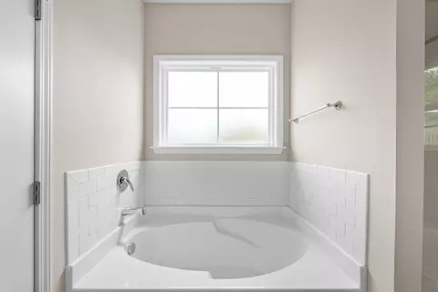 Bath - 3005 Brems Dr, Augusta, GA 30909 photo 4 of 6