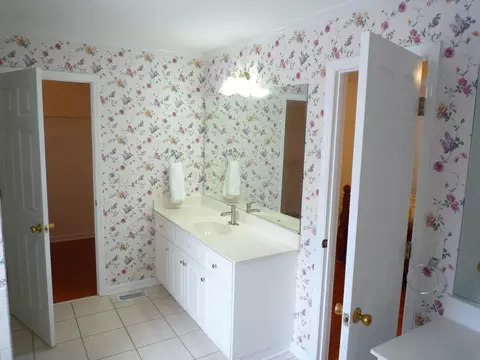 Bath - 4045 Dowling Dr, Martinez, GA 30907 photo 1 of 5