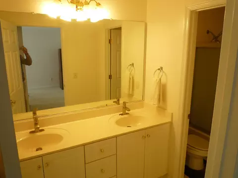Bath - 4045 Dowling Dr, Martinez, GA 30907 photo 3 of 5