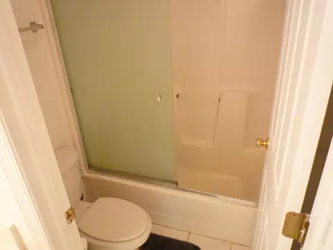 Bath - 4045 Dowling Dr, Martinez, GA 30907 photo 4 of 5