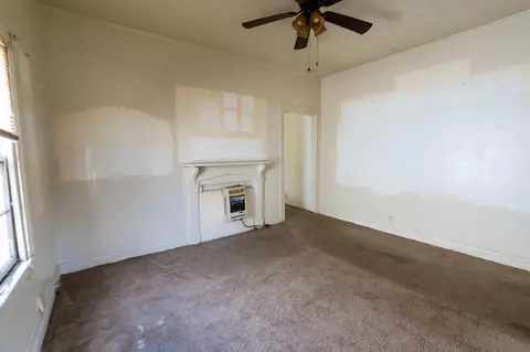 Living - 1916 Walker St, Augusta, GA 30904 photo 2 of 6