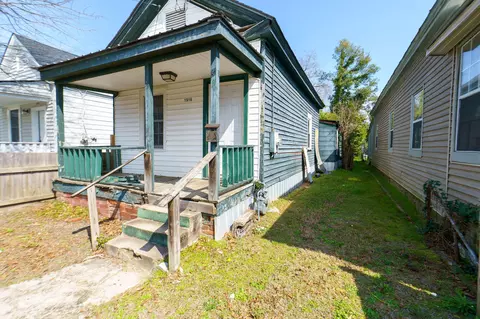 Exterior - 1916 Walker St, Augusta, GA 30904 photo 2 of 3