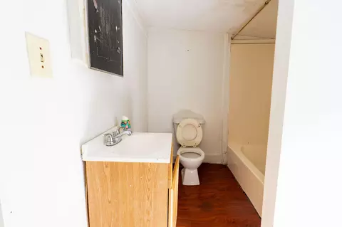 Bath - 1916 Walker St, Augusta, GA 30904 photo 1 of 2