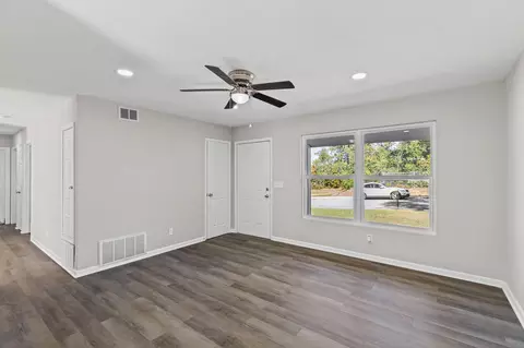 Living - 3119 Tate Rd, Augusta, GA 30906 photo 2 of 4