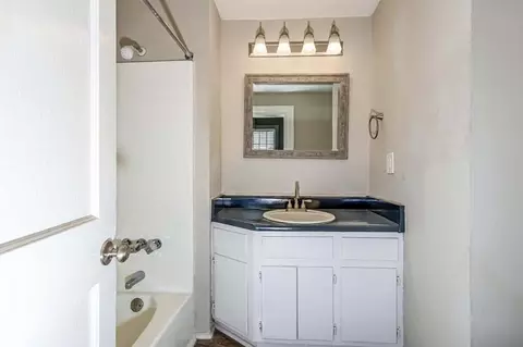 Bath - 305 Walker St, Augusta, GA 30901 photo 2 of 2