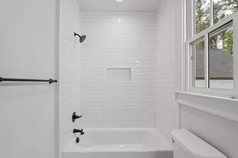 Bath - 724 Campana Dr, Evans, GA 30809 photo 8 of 8