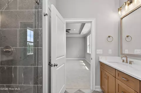 Bath - 618 River Oaks Ln, Evans, GA 30809 photo 5 of 6