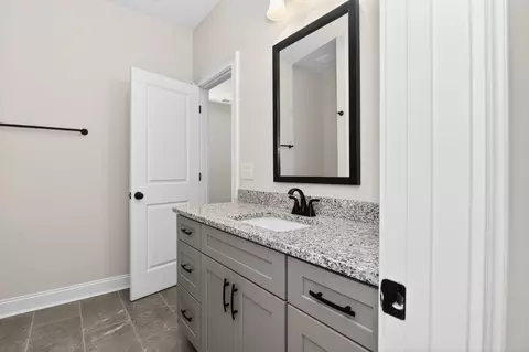Bath - 667 River Oaks Ln, Evans, GA 30809 photo 5 of 6